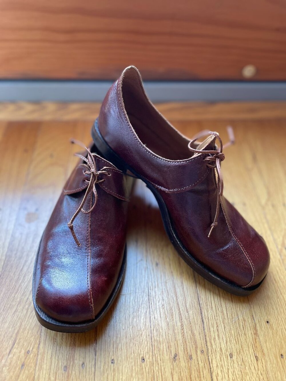 Cydwoq 'Branch' oxford shoes. Women's size 37.5 (7.5)